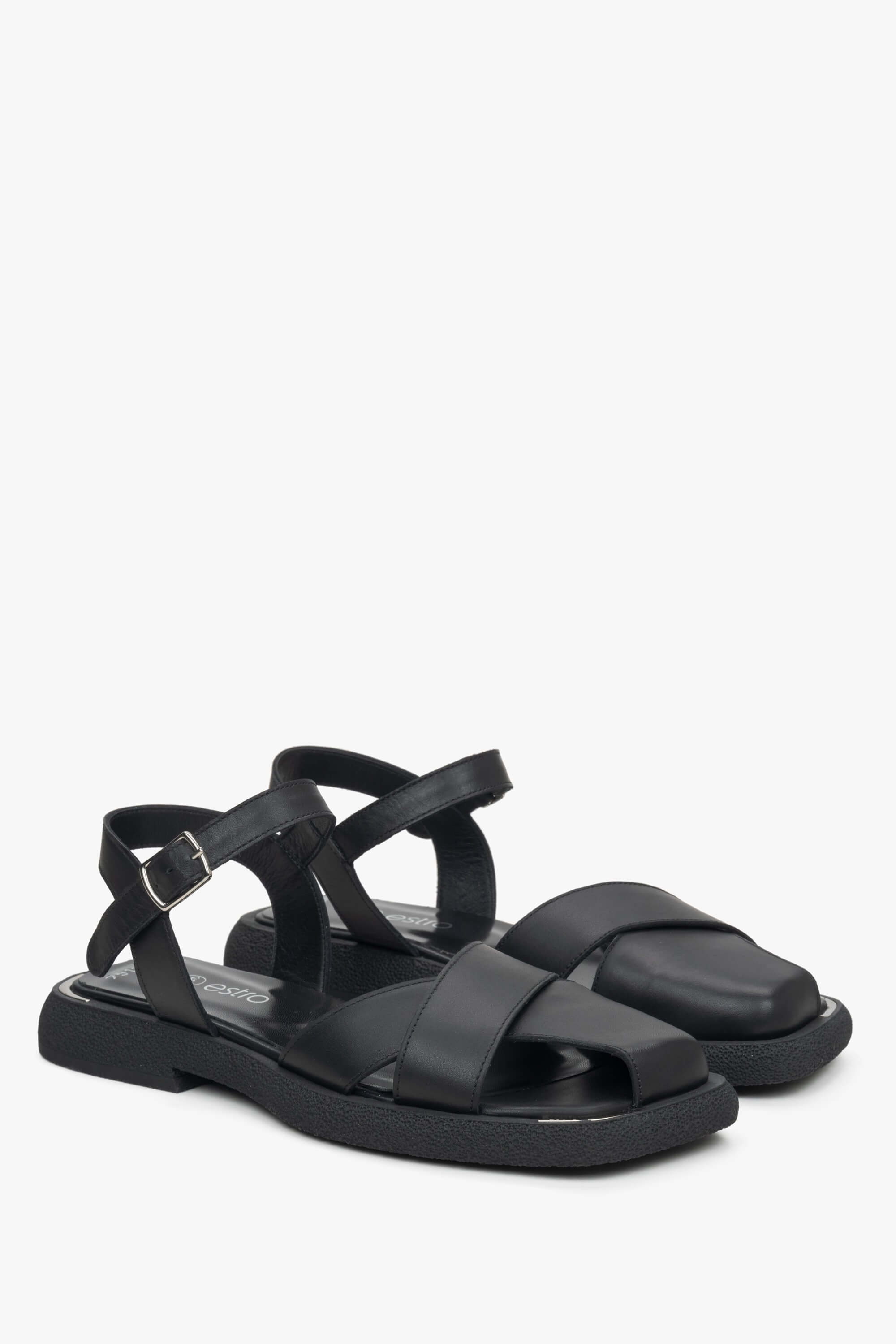 Women's Black Leather Sandals with Cross Straps Estro ER00115106