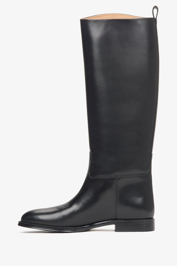 Women's black knee-high boots with a wide shaft made of genuine leather Estro - side view of the shaft.