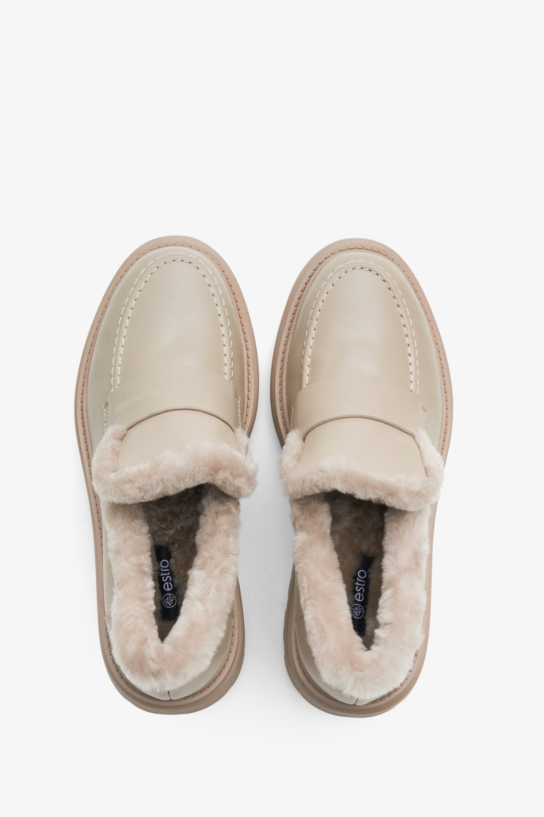 Estro women's moccasins in beige made of genuine leather with insulation - top view presentation of the model.