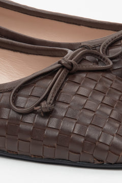 Dark brown women's ballet flats made of woven genuine leather by Estro.