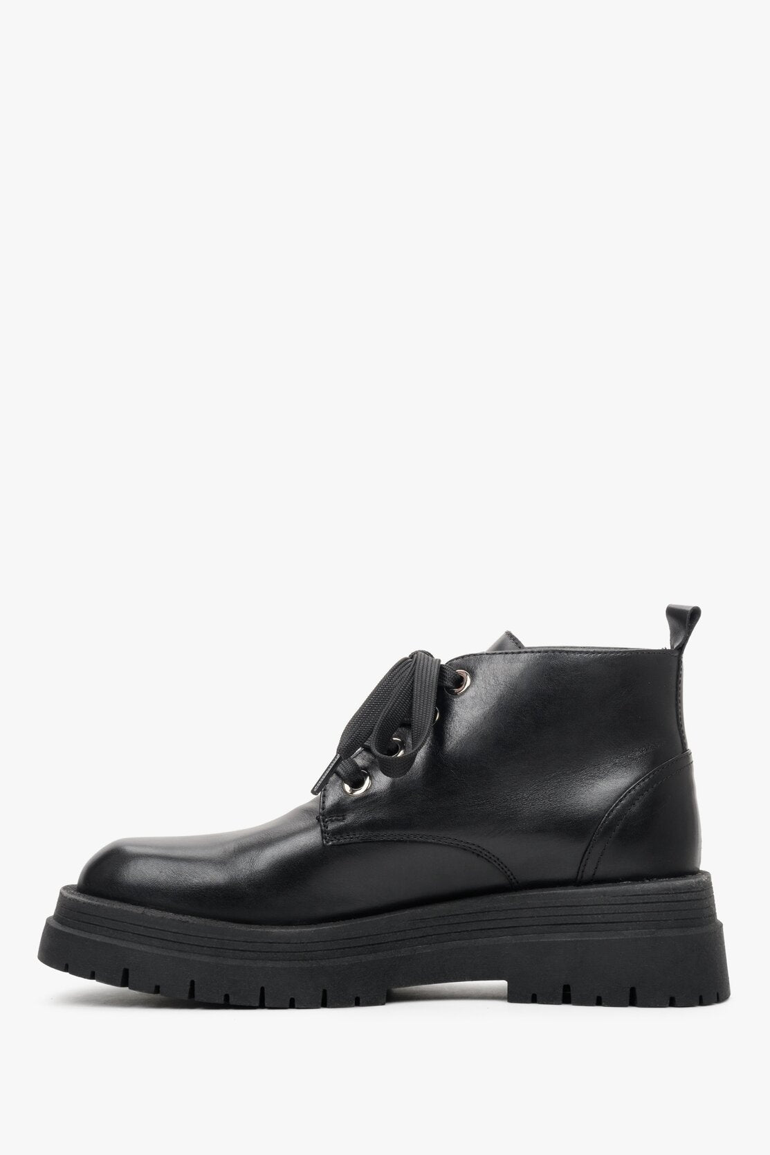 Women's black ankle boots on a platform with a higher shaft for fall by Estro - shoe profile.