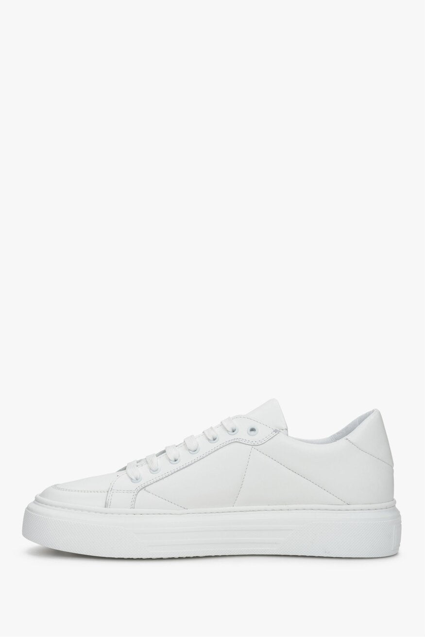 White leather men's sneakers by Estro - shoe profile.