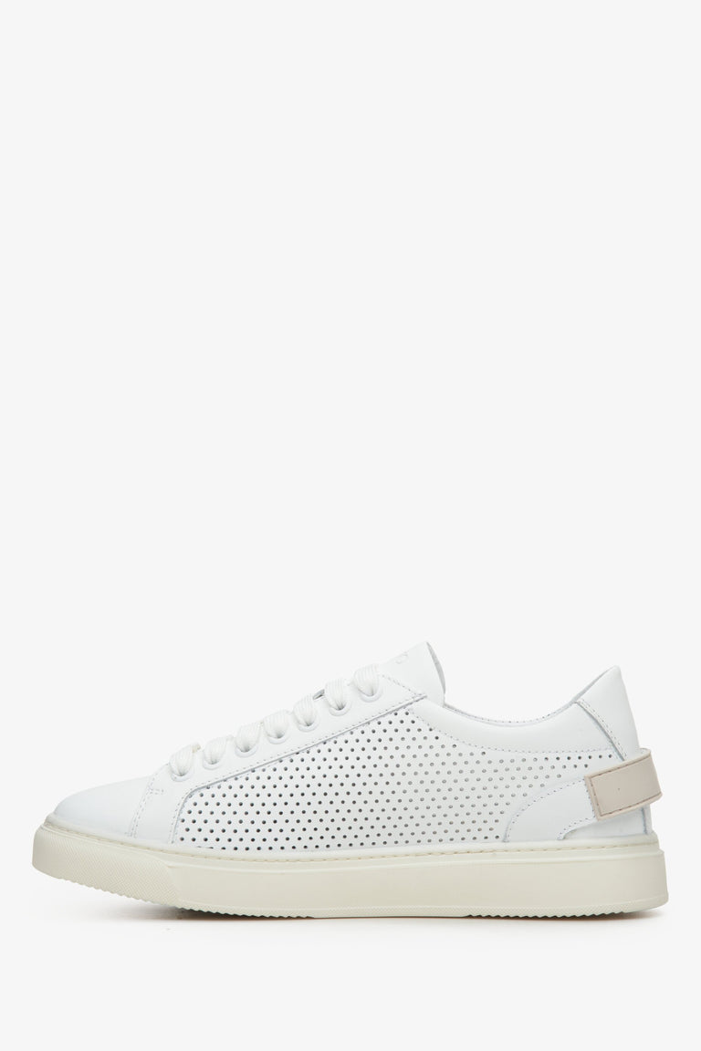 Women's white leather Estro sneakers - shoe profile.