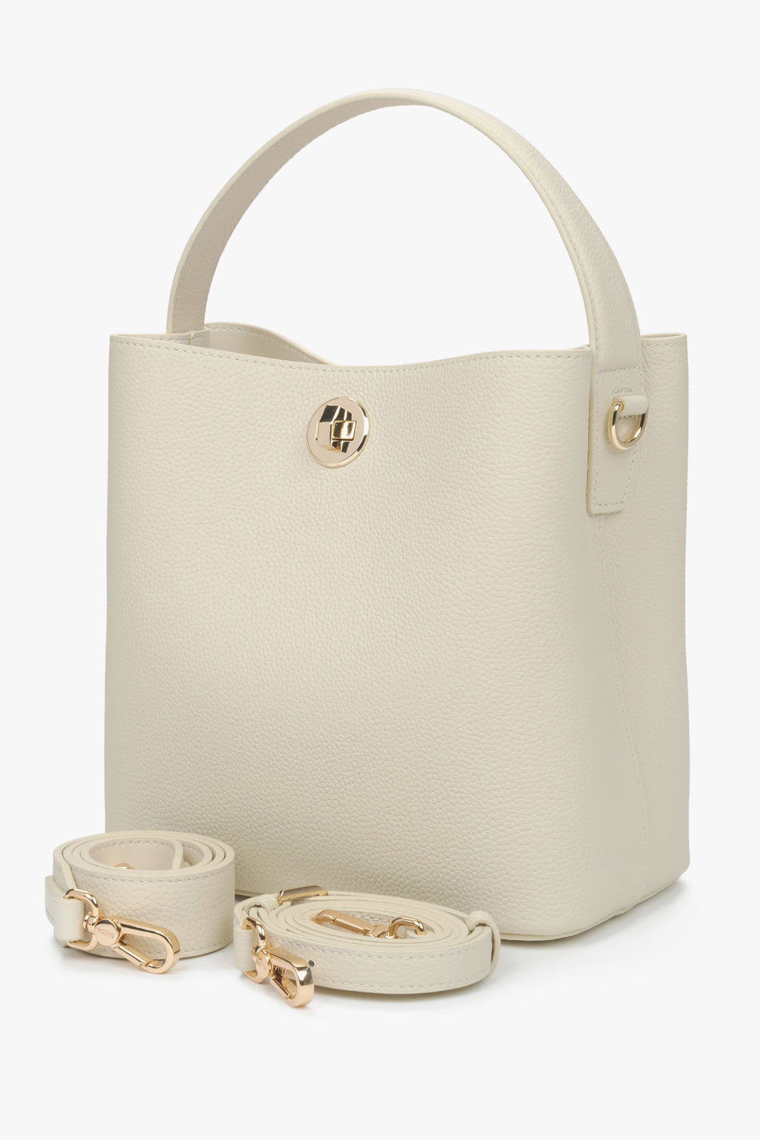 Estro women's light beige handbag.