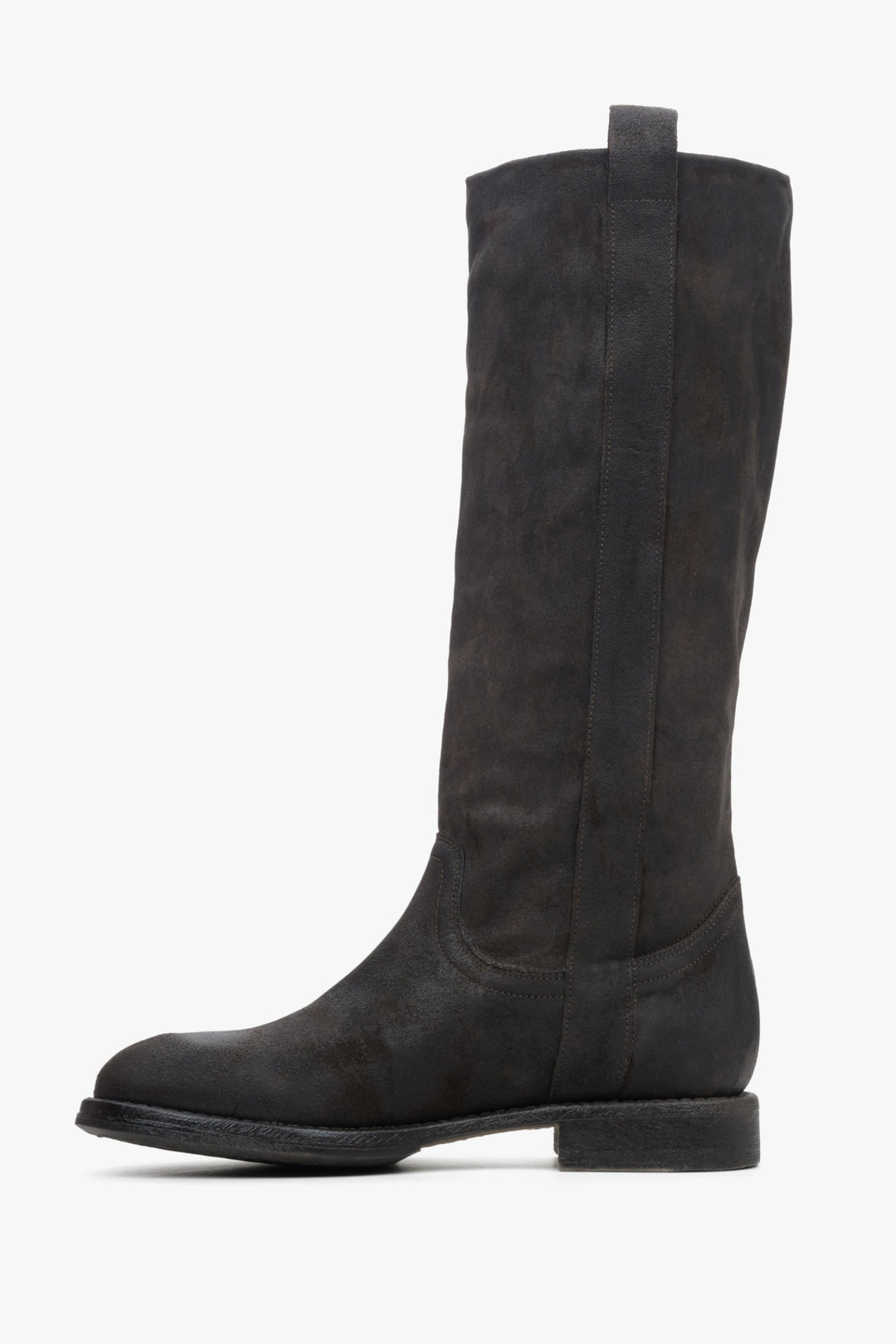 Women's black boots made of genuine leather by Estro - shoe profile.