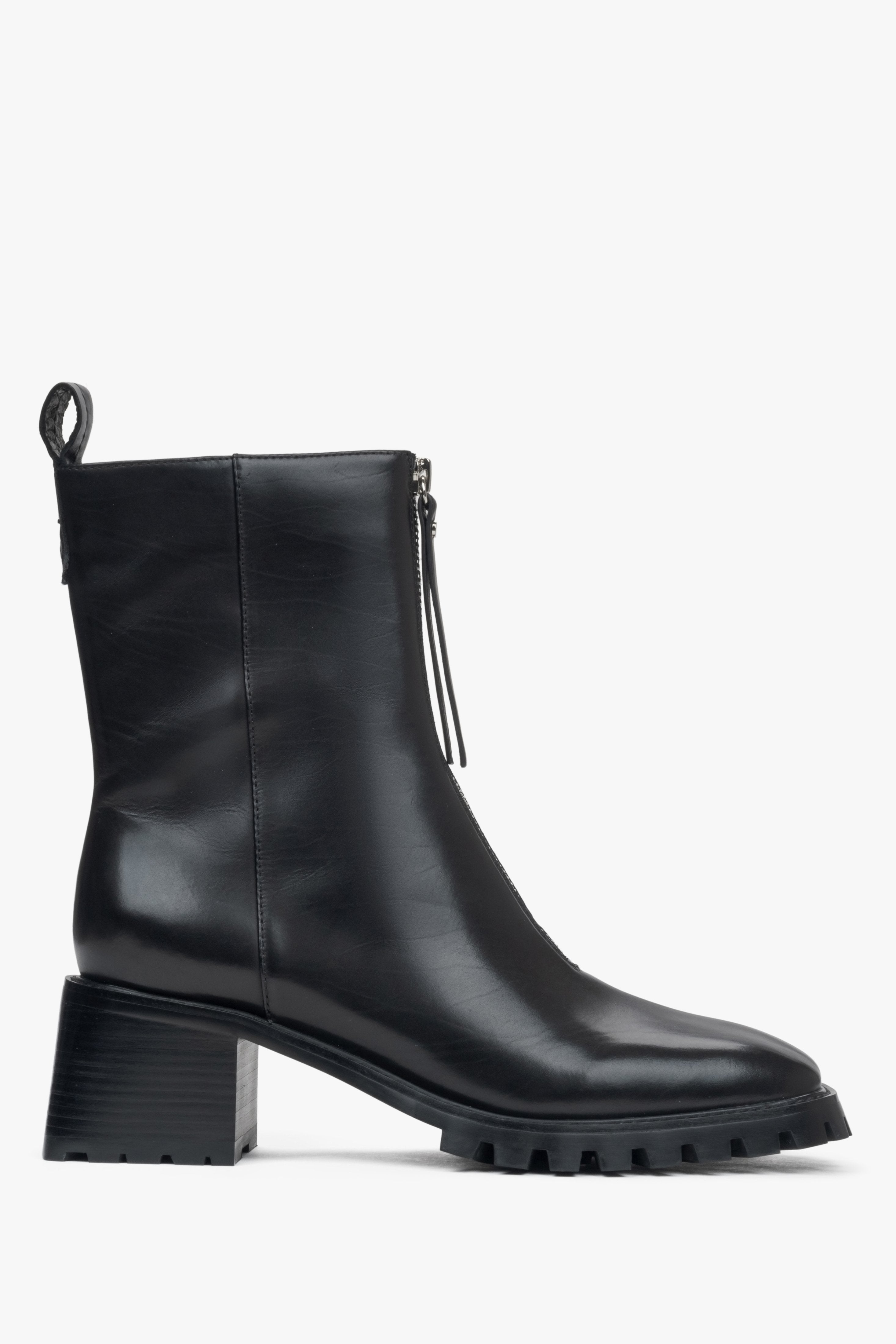 Women's Black Ankle Boots with a Low Heel made of Genuine Leather Estro ER00115899.