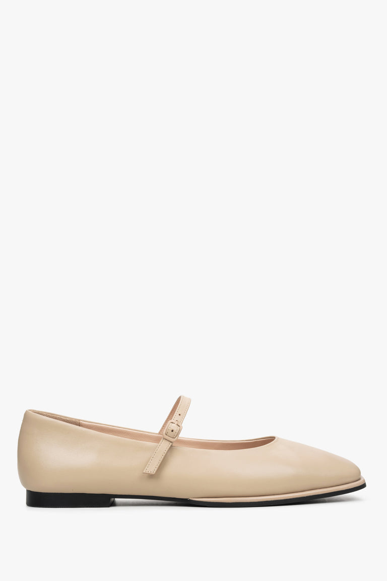 Women's Beige Leather Ballet Flats with Buckle Estro ER00114682.