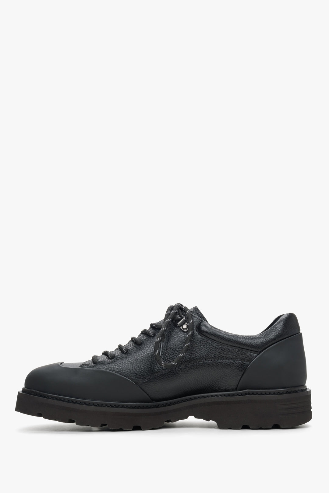 Black comfortable leather men's loafers by Estro - shoe profile.