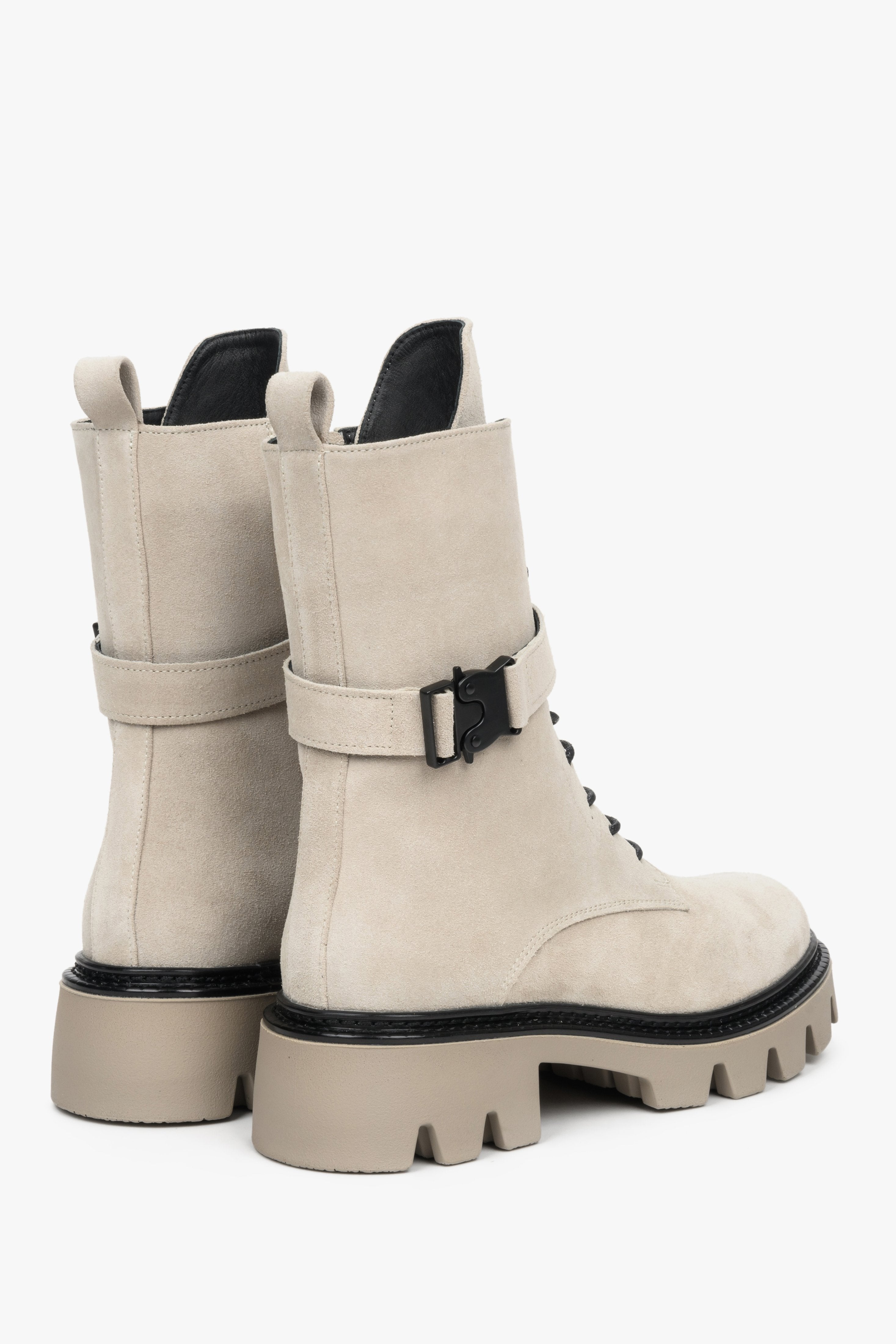 High-top women's boots for winter made of beige velour with zip by Estro.