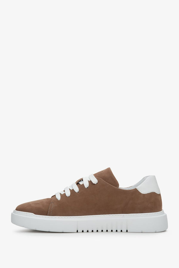 Men's brown sneakers with laces by Estro - shoe profile.