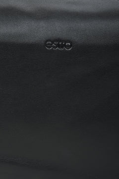 Women's black leather  shoulder bag - close-up on the details.