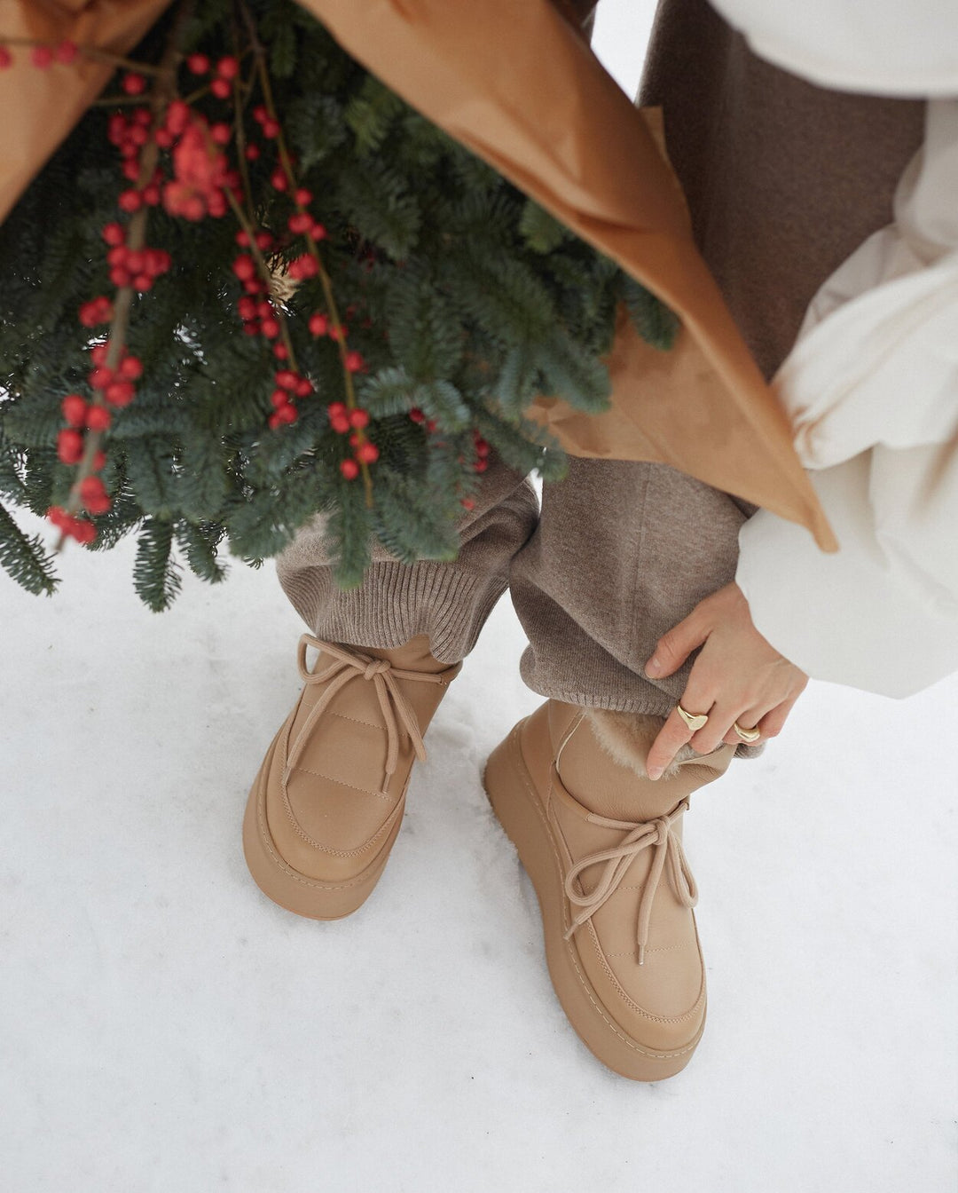 Women's brown leather snow boots Estro.