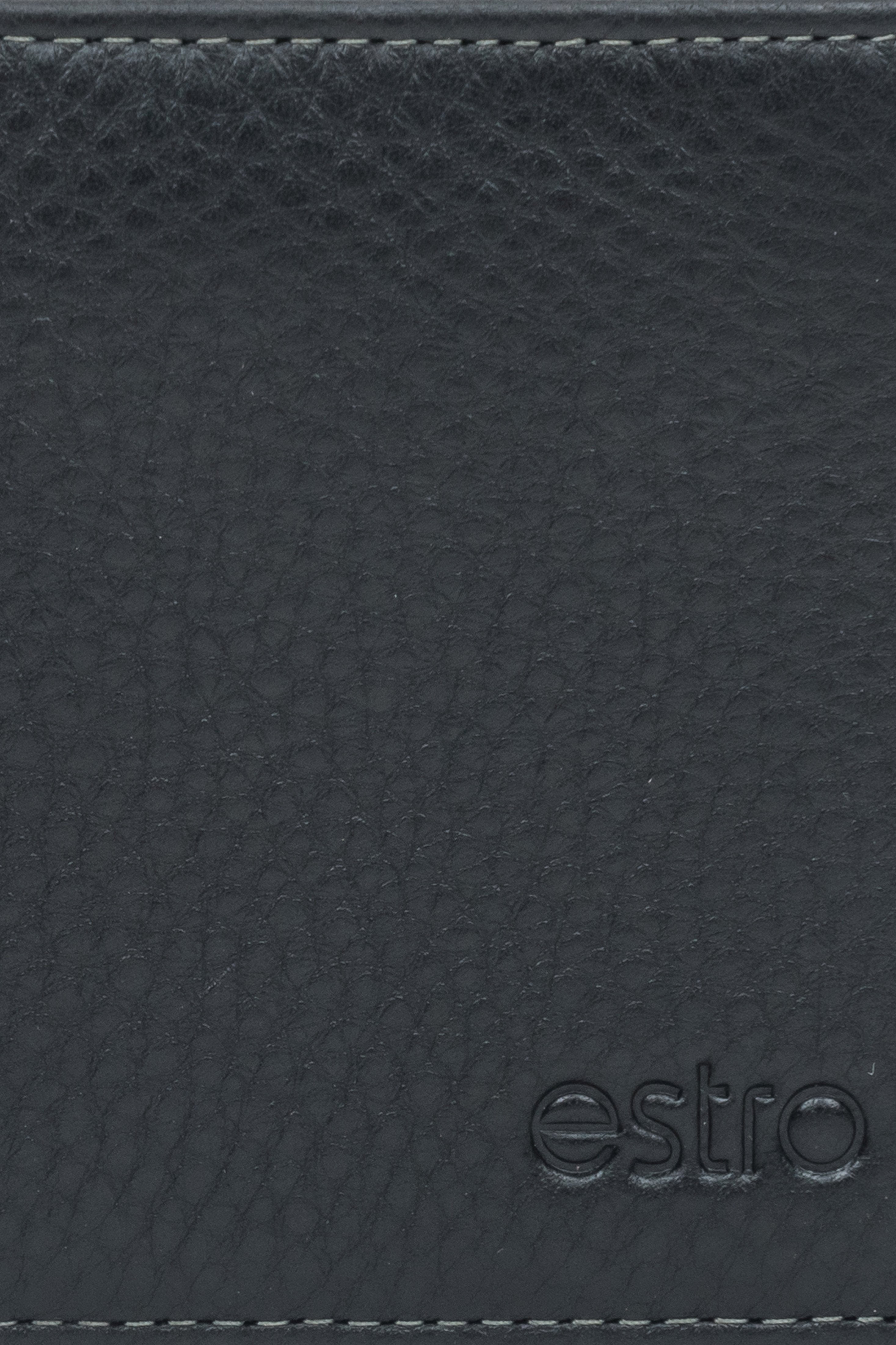 Compact men's wallet by Estro in black, made of genuine leather and designed in a folding style - details.