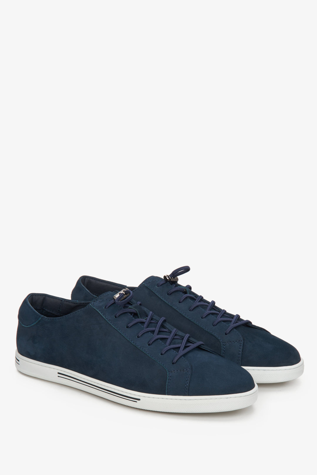 Estro brand navy blue nubuck men's sneakers - presentation of the toe and side seam of the footwear.