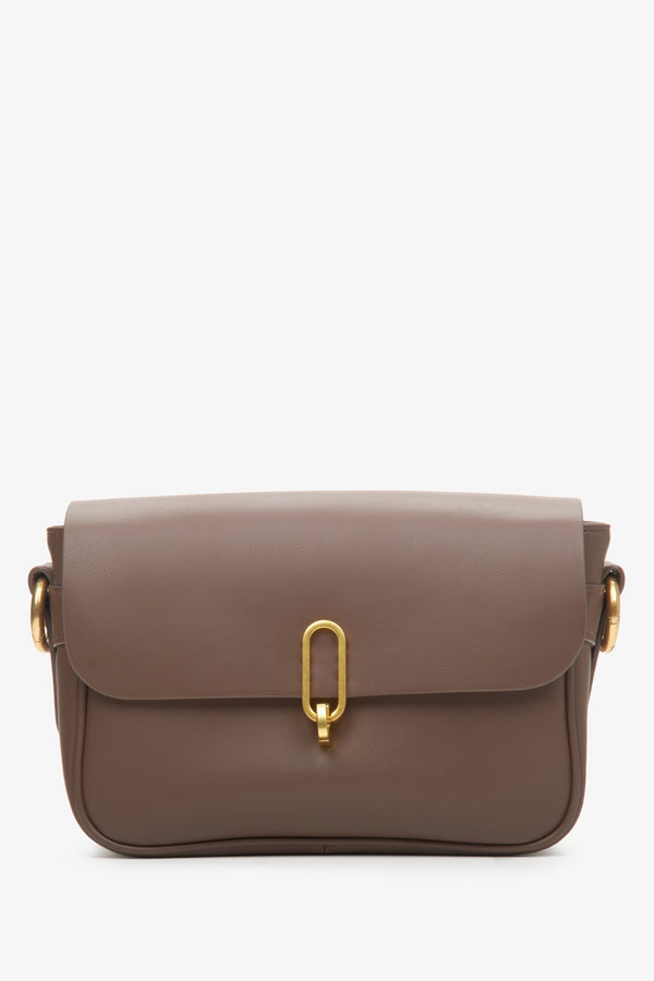 Women's dark brown shoulder bag made of genuine leather by Estro.