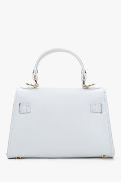 White women's structured bag Estro - back of the model.
