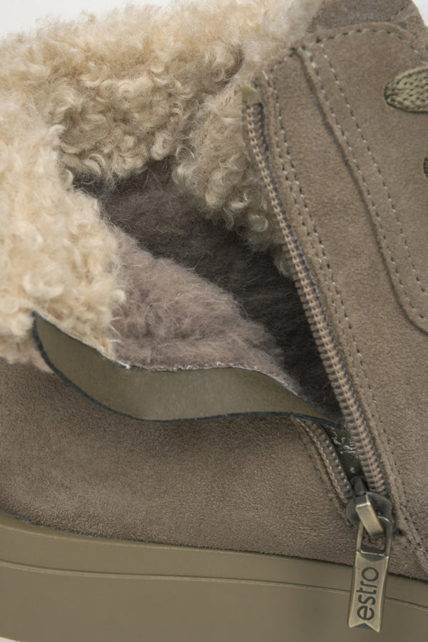 Green velour winter sneakers for women by Estro, finished with a fur lining – close-up of the interior of the model.