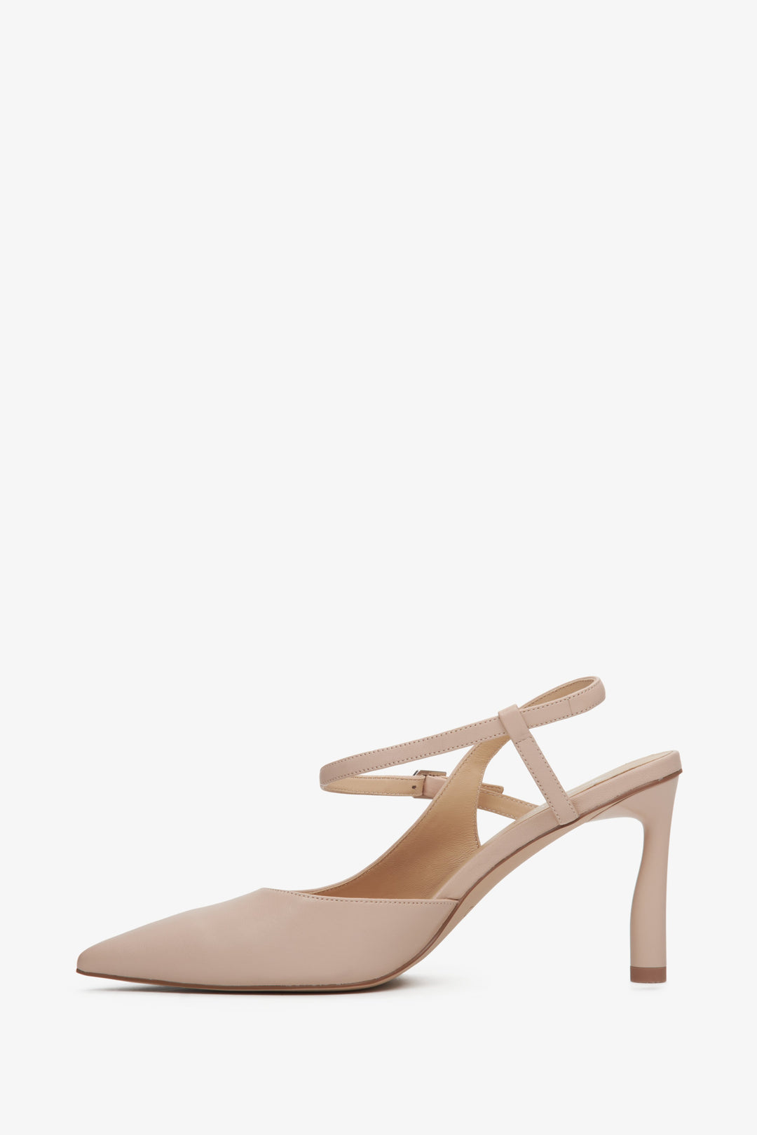 Estro slingback shoes with a pointed toe, made of beige, natural leather.