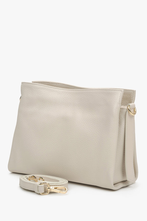 Estro women's milky-beige leather crossbody bag.