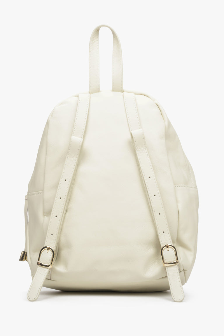 Light beige women's backpack Estro made in Italy - reverse.