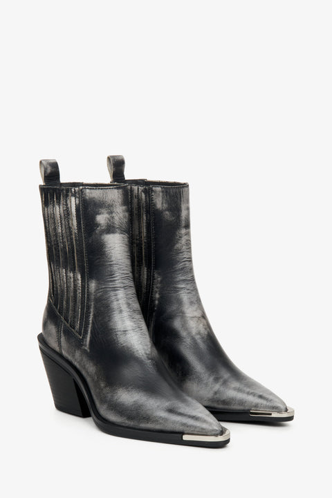 Black vintage leather cowboy boots for women by Estro.