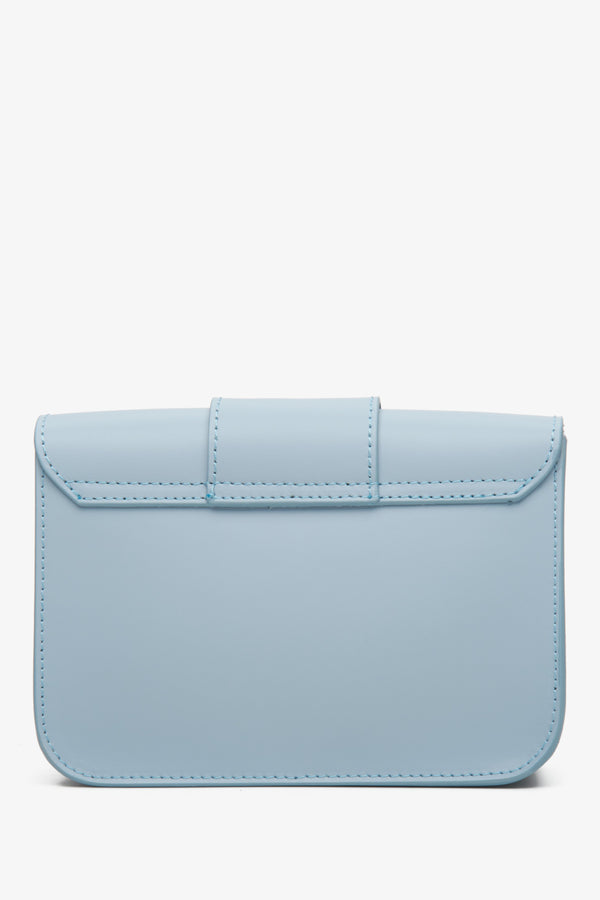 Women's Estro leather bag in blue color - back view.