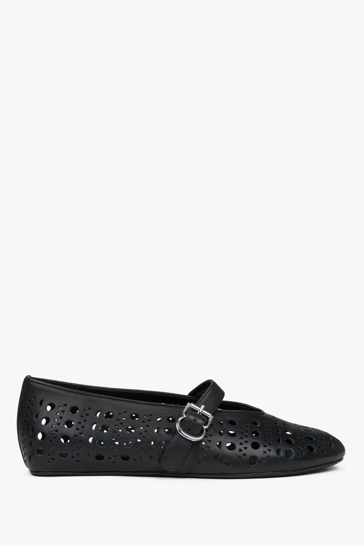 Women's Black Perforated Ballet Flats made of Genuine Leather for Summer Estro ER00116976.