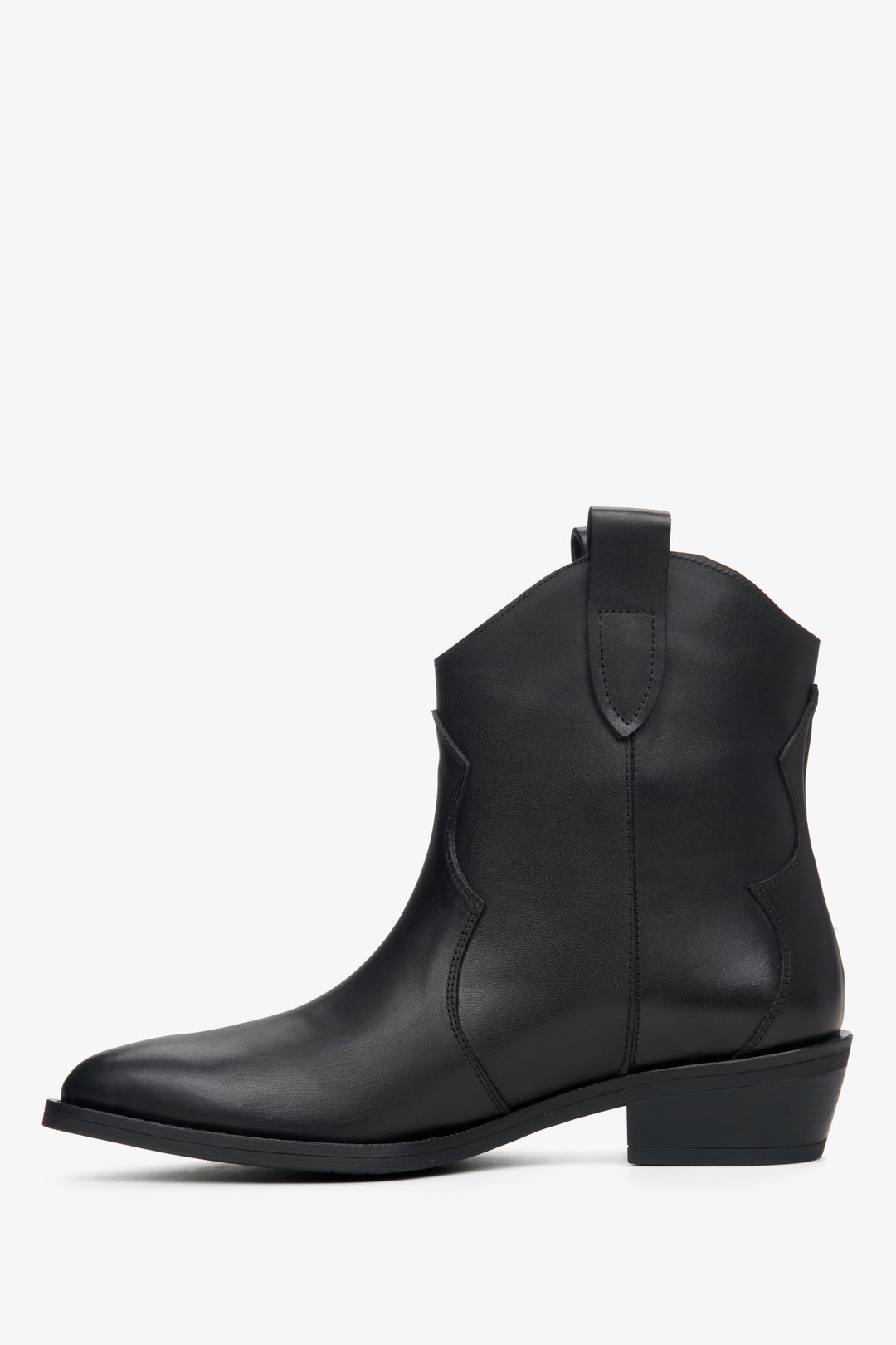 Women's black cowboy boots in genuine leather by Estro - shoe profile.
