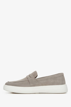 Men's suded loafers in beige Estro - shoe profile.