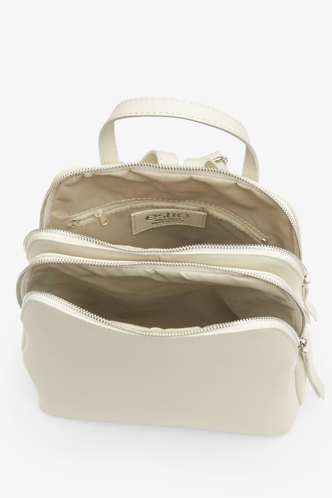 Women's leather milky-beige Estro backpack - close-up on the interior.