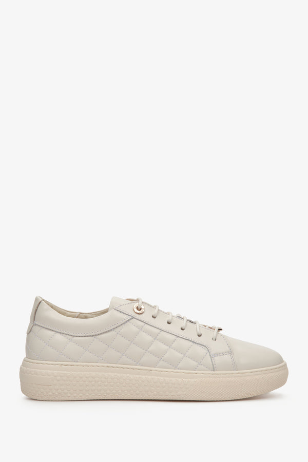 Women's beige sneakers made of genuine leather with quilting, Estro ER00111354 - shoe profile.