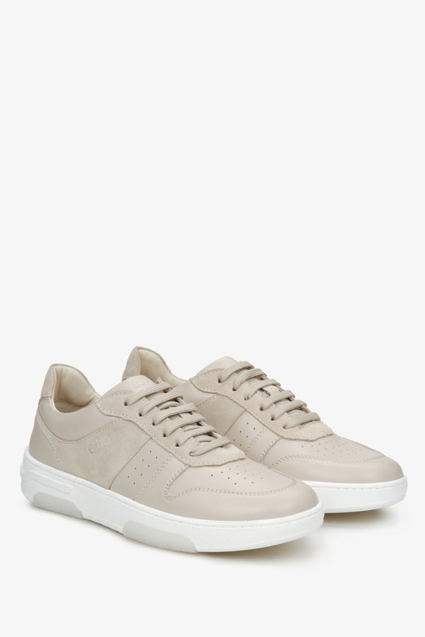 Estro beige women's sneakers made of genuine leather.