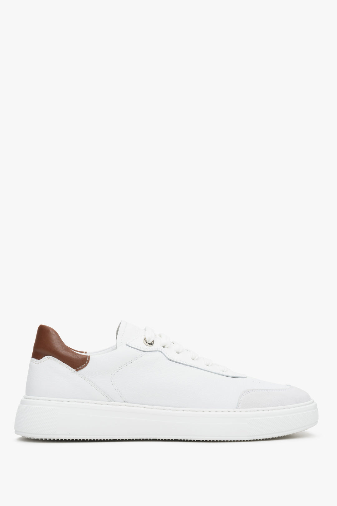 Natural nubuck and leather men's sneakers in white by Estro.