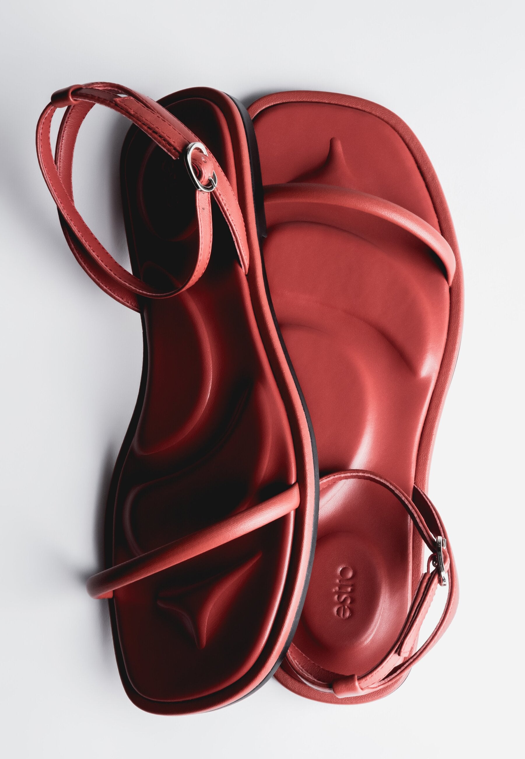 Women’s Red Leather Flat Sandals Estro ER00119696.