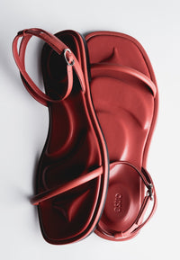 Women’s Red Leather Flat Sandals Estro ER00119696.