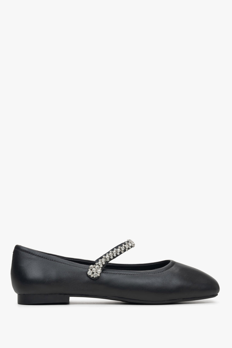 Black Mary Jane Women's Ballet Flats with Decorative Strap Estro ER00115275.