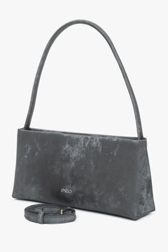 Estro small dark grey handbag with a marble print.