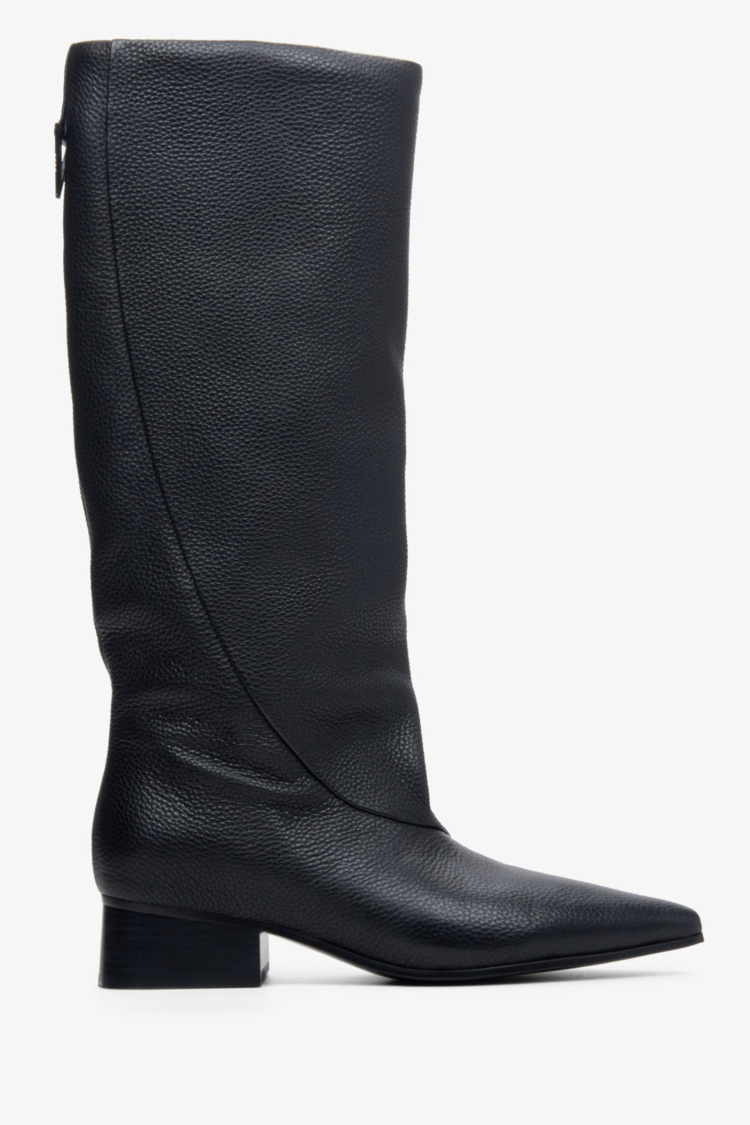 Women's black Estro leather boots - shoe profile.
