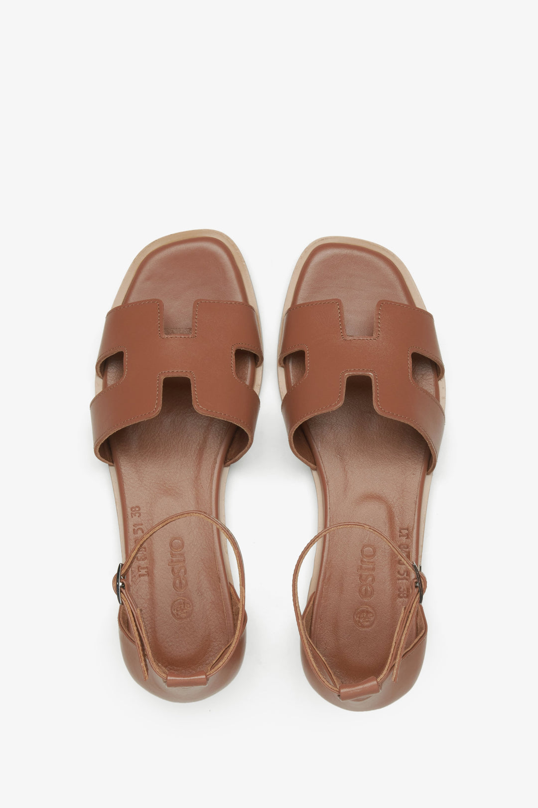 Estro women's brown leather sandals - top view presentation.