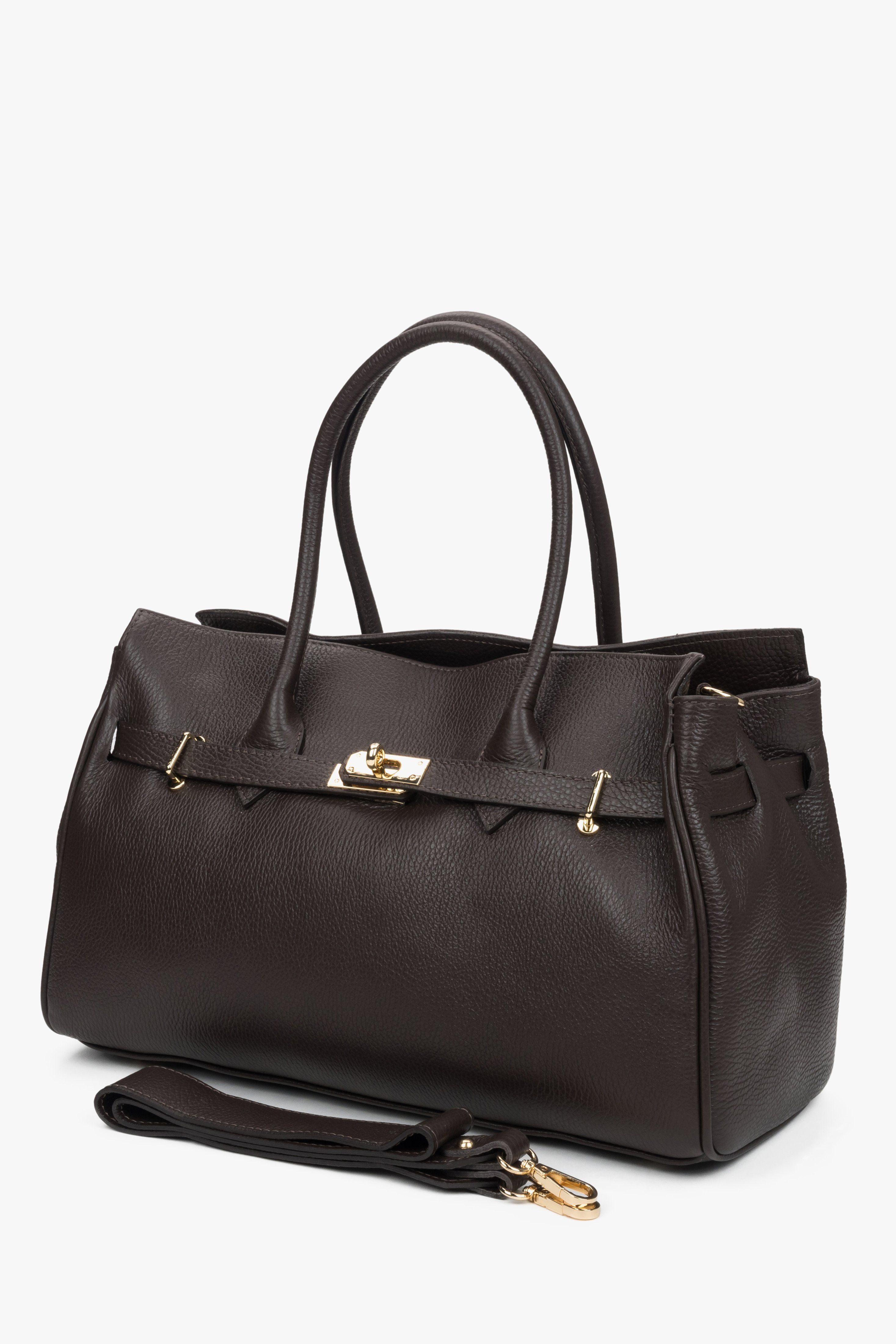 Spacious dark brown handbag made of genuine leather by Estro.