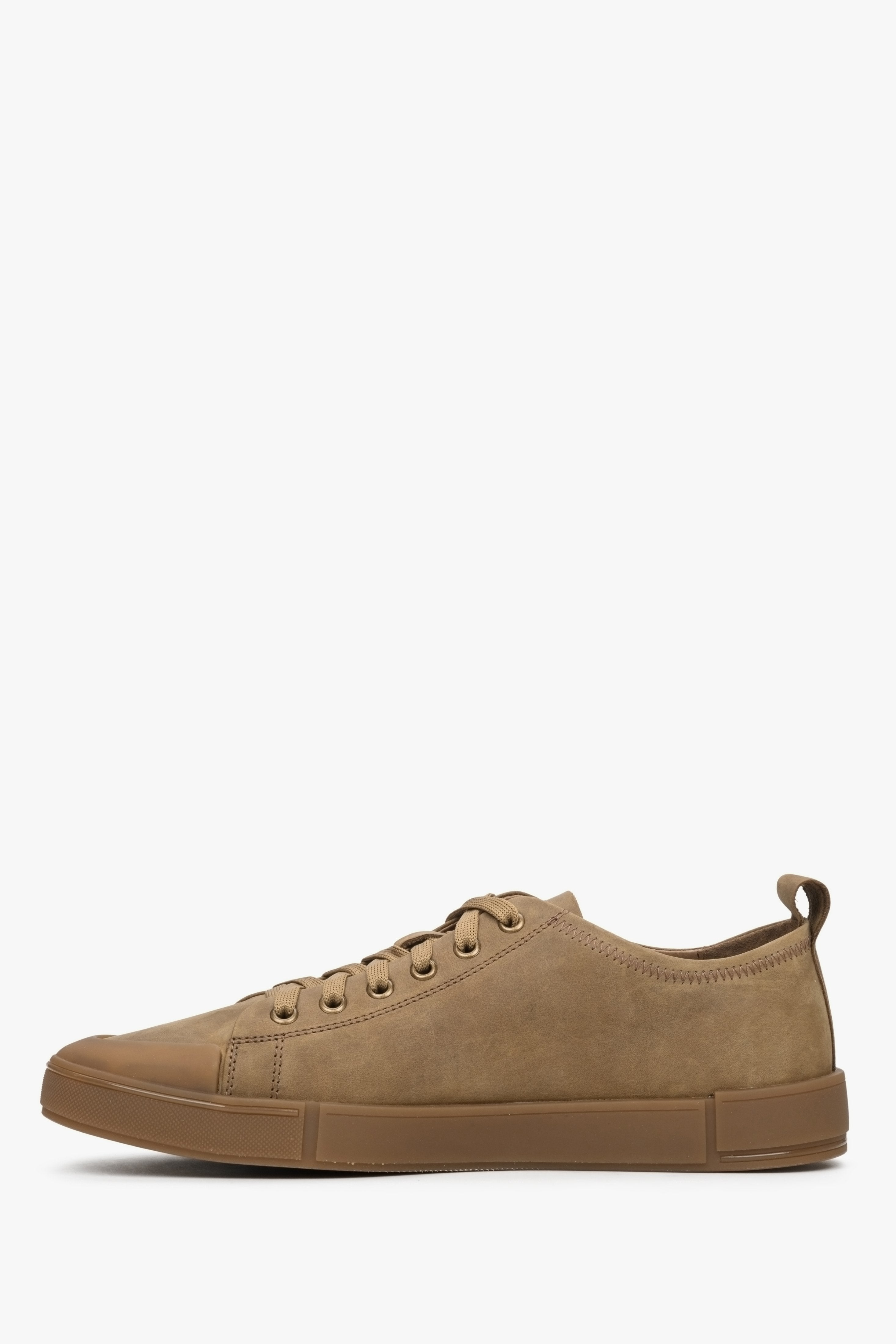 Brown nubuck men's sneakers by Estro - shoe profile for fall.