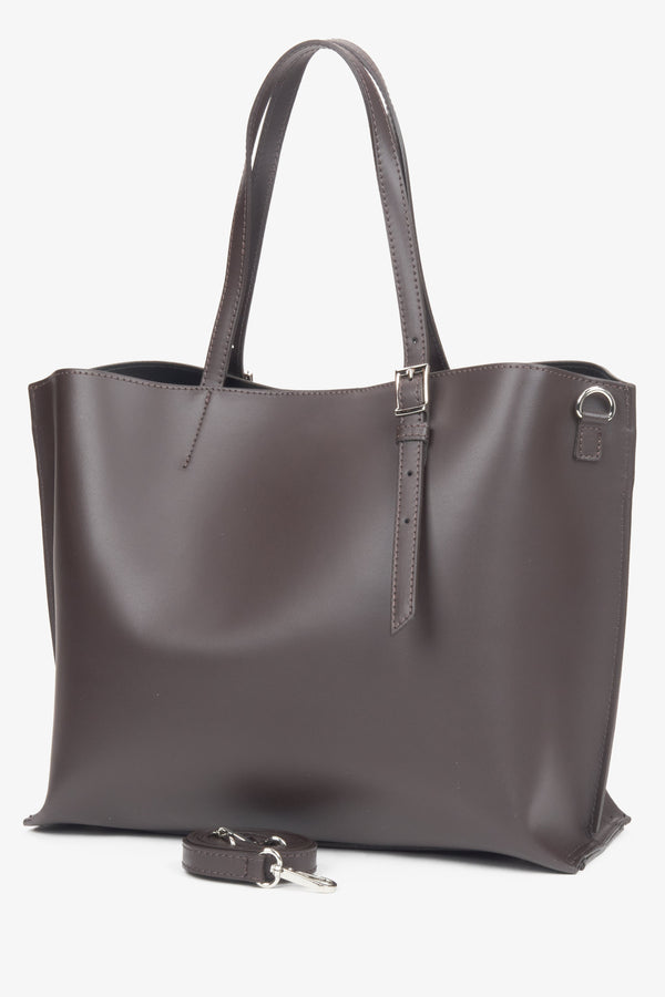 Stylish dark brown women's shopper bag, made of premium Italian natural leather, from the Estro brand.