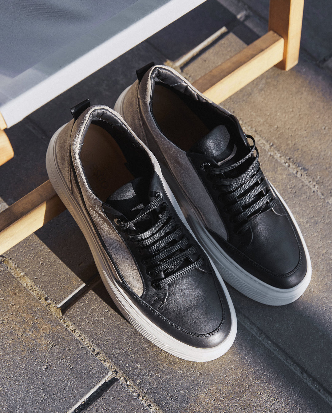 Men's grey-black velour sneakers with lacing by Estro, perfect for fall.