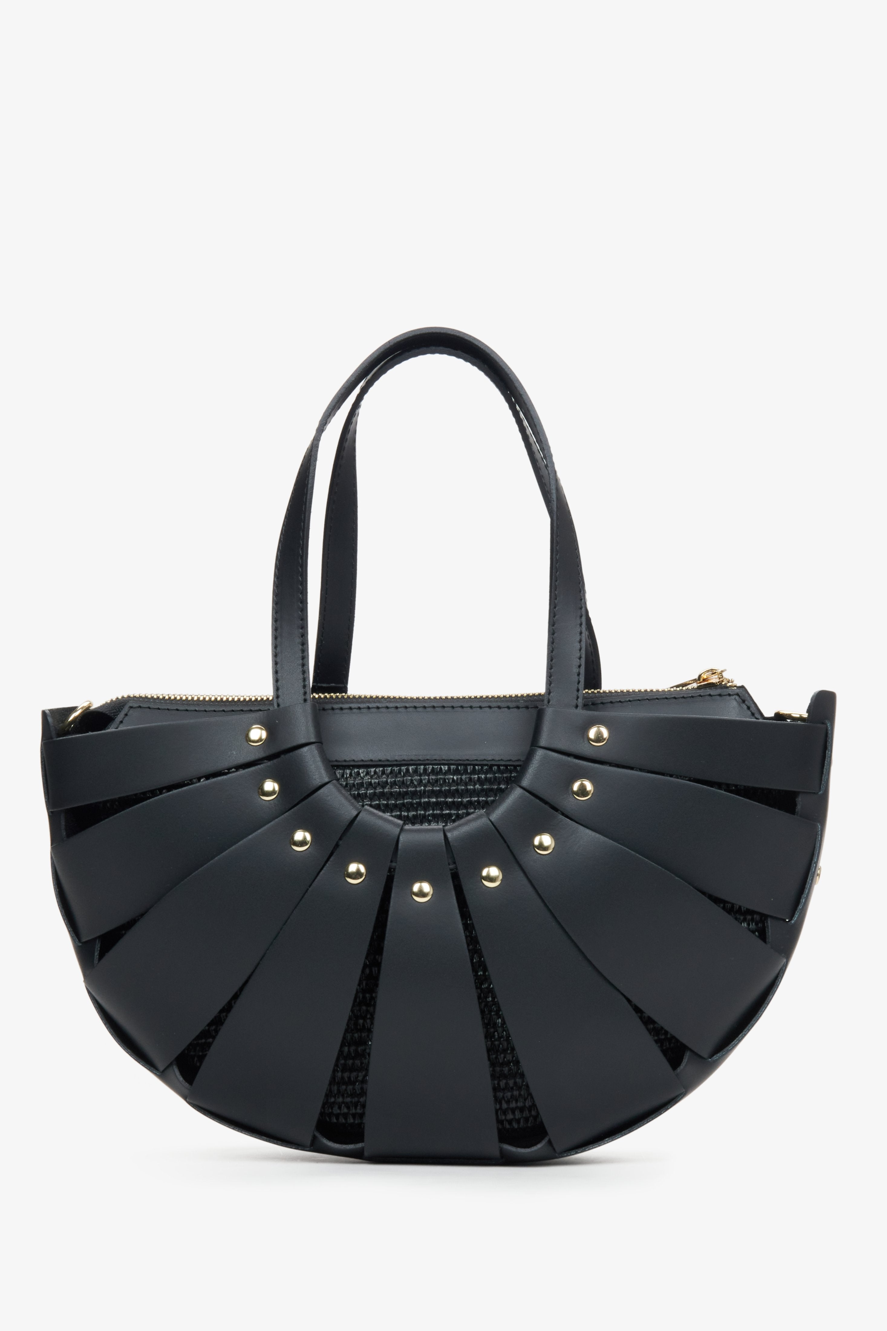 Estro black leather women's handbag.