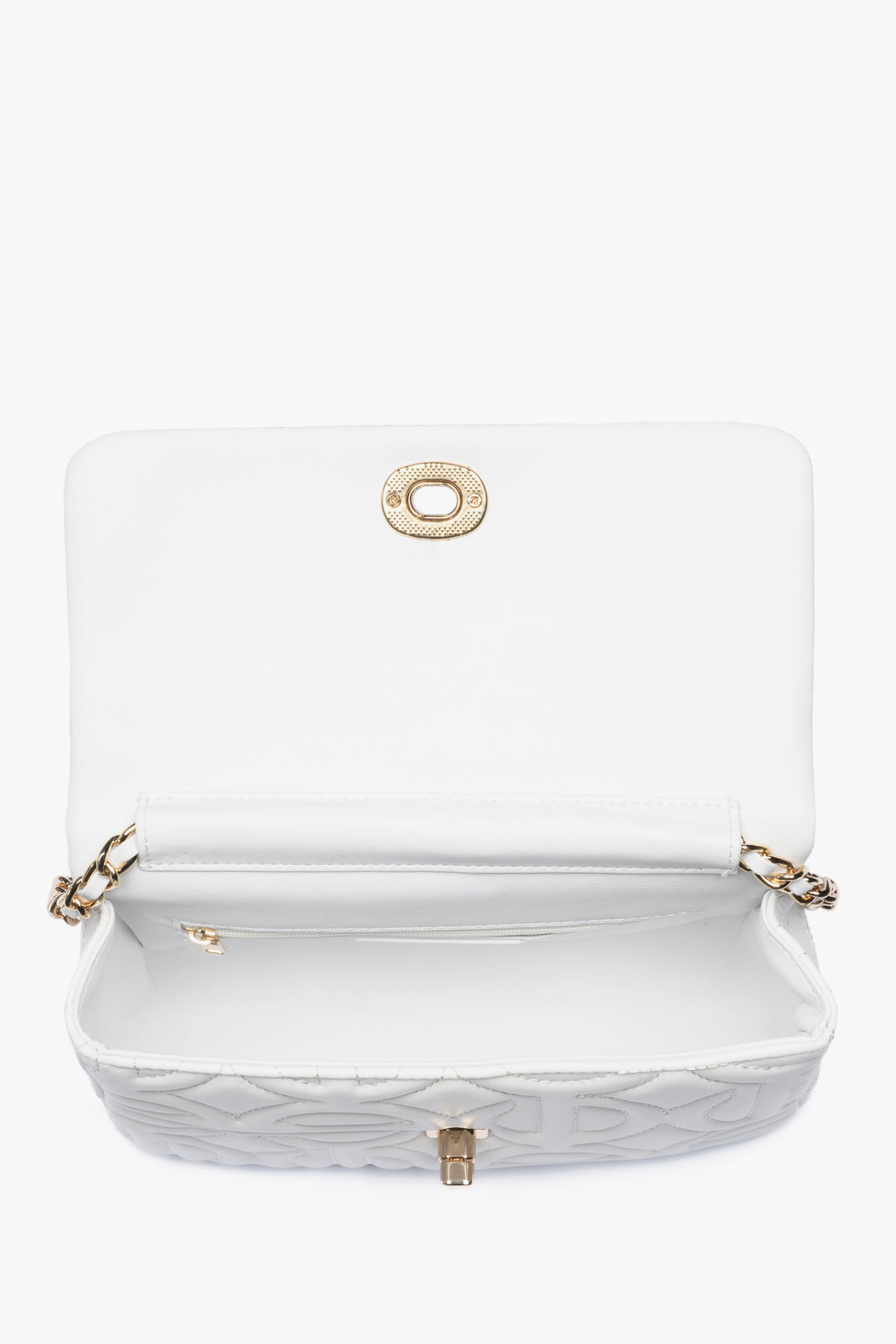 Stylish, women's white  handbag Estro made of genuine leather - close-up on details.