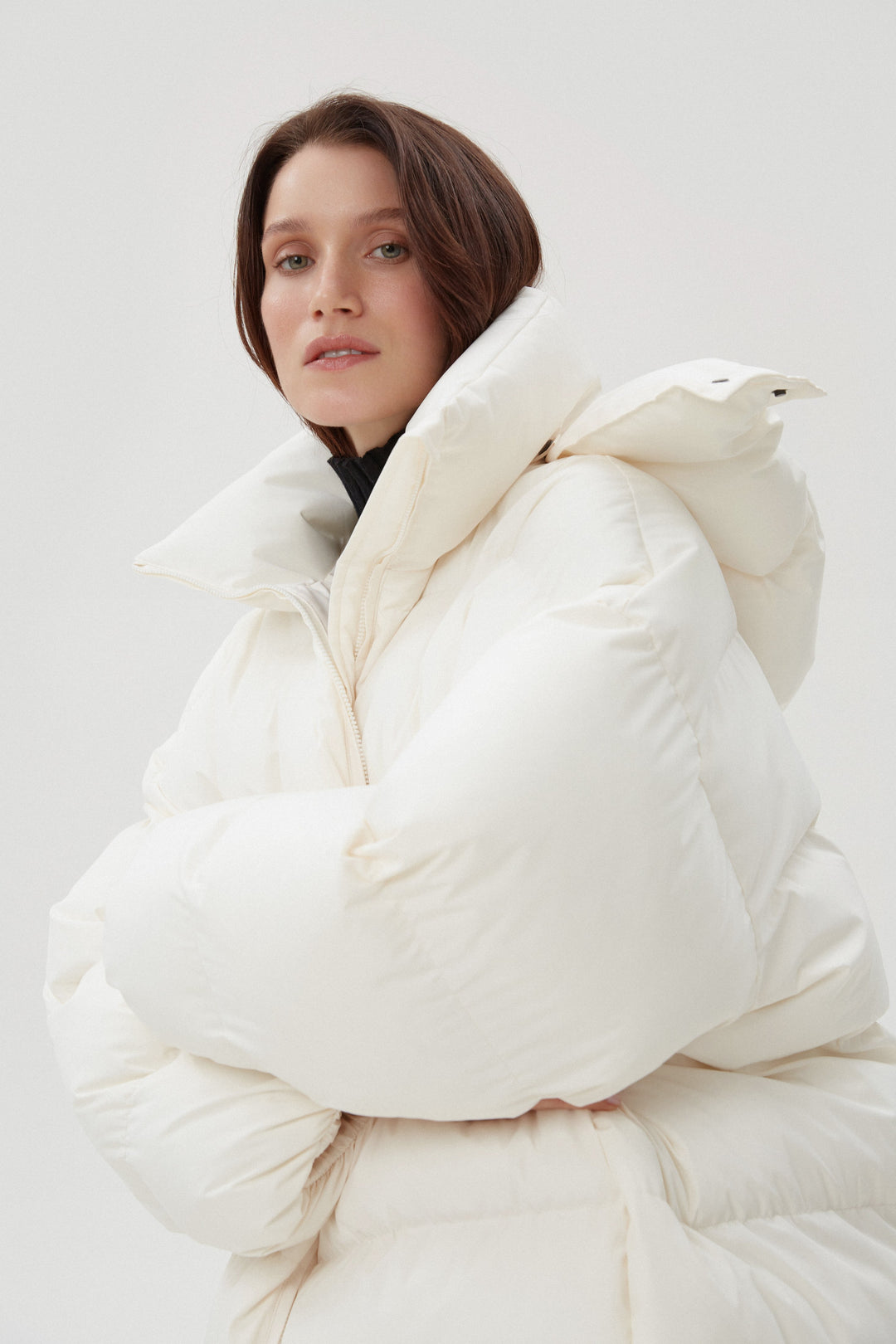 Women's light beige puffer jacket Estro.