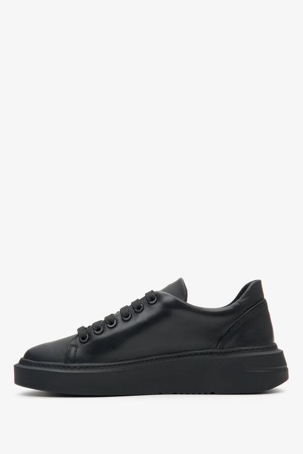 Women's black sneakers made of genuine leather with laces, Estro - shoe profile.