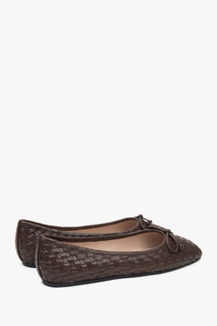 Comfortable dark brown Estro women's ballet flats, made of soft woven genuine leather.