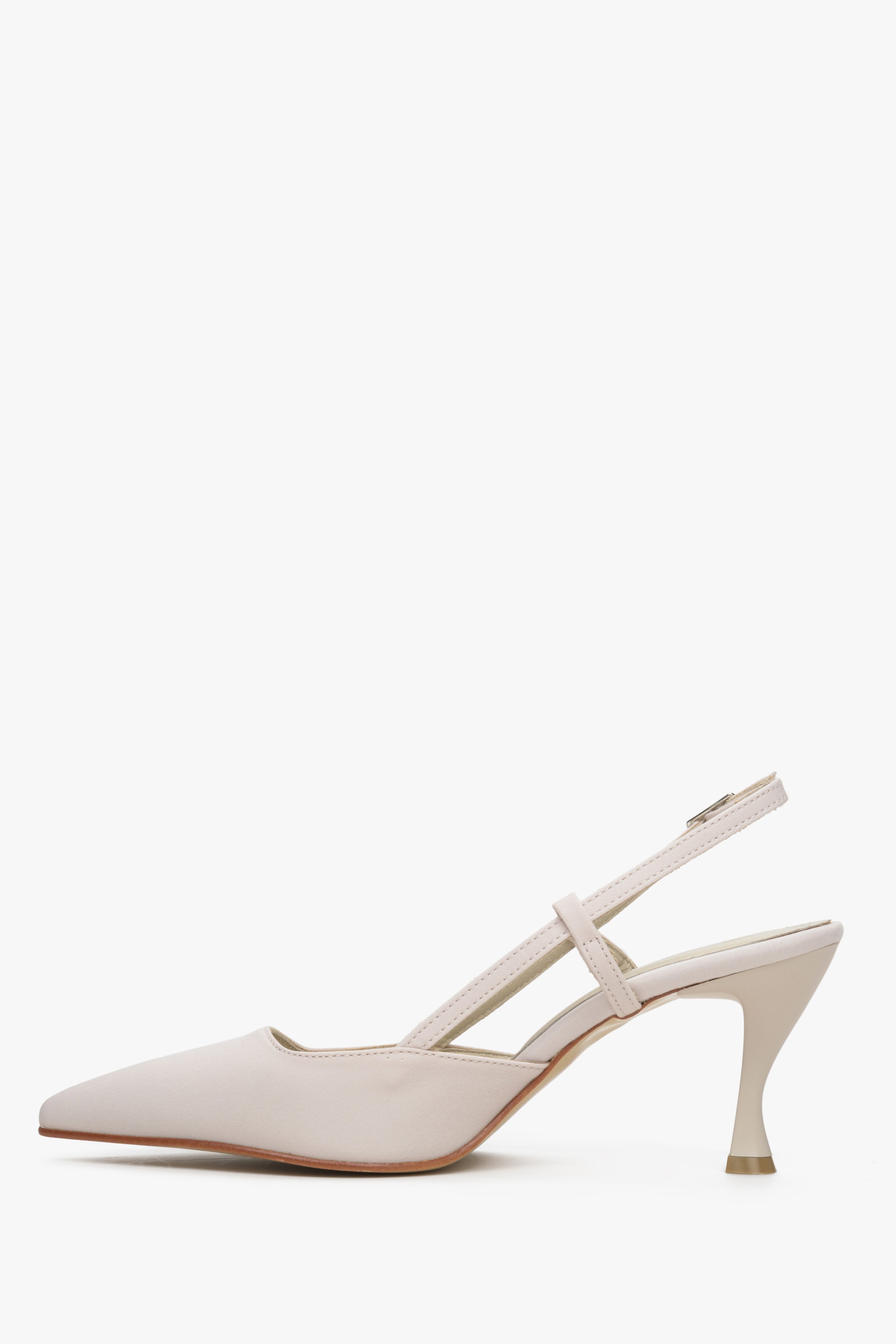 Light beige women's slingback heels made of leather and textile.