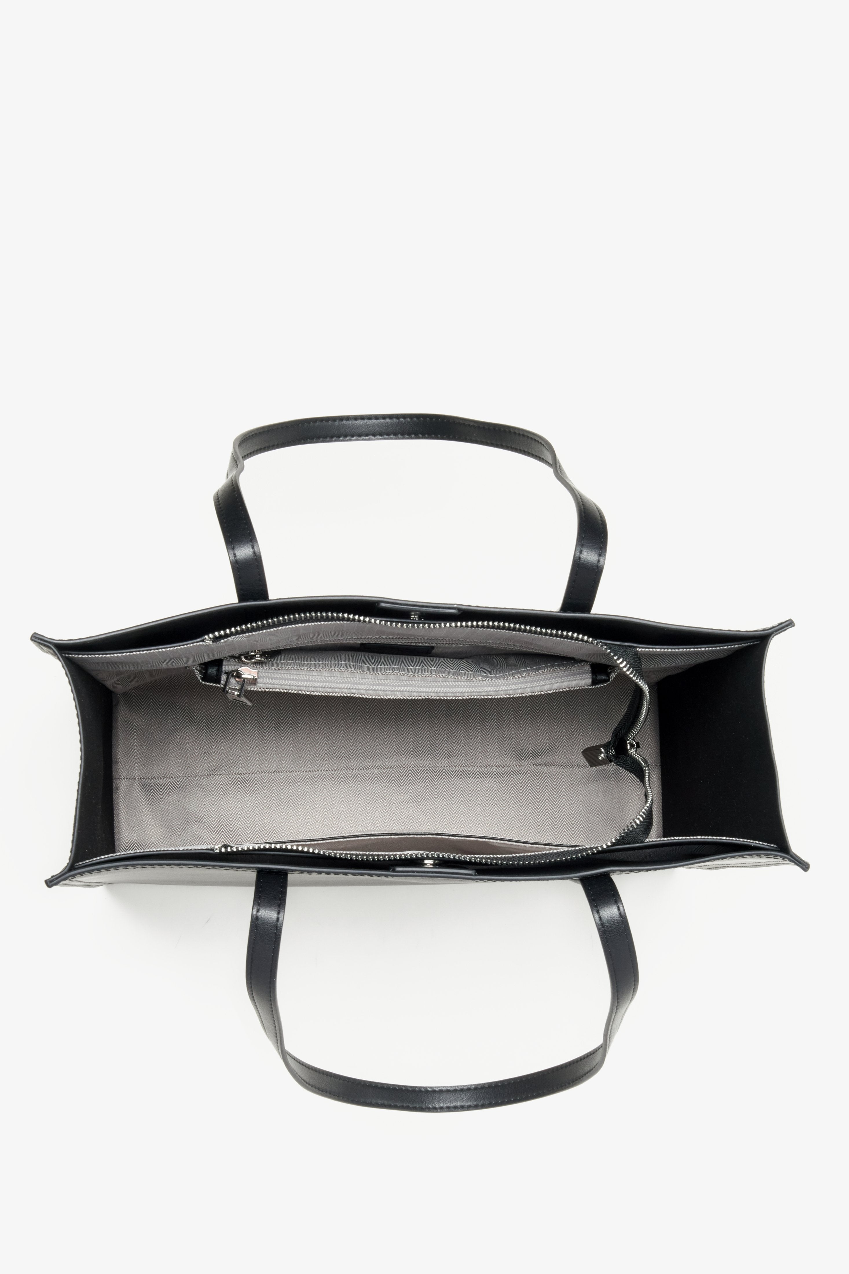 Estro women's black matte leather shopper bag - close-up of the interior.